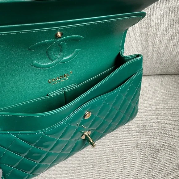 SOLD Chanel medium double flap in green patent leather gold hardware - Picture 12 of 12